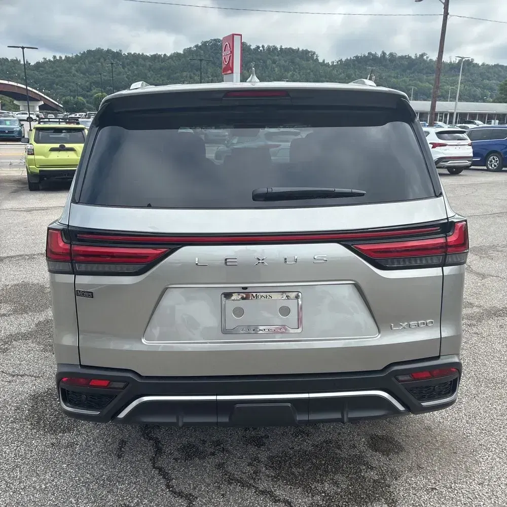 2024 Lexus LX 600 F SPORT Handling