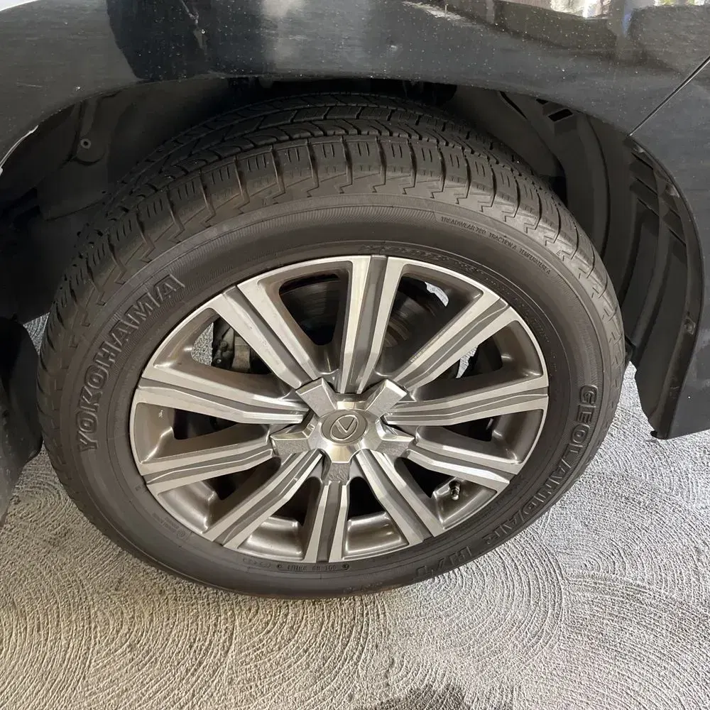 2017 Lexus LX 570 Base