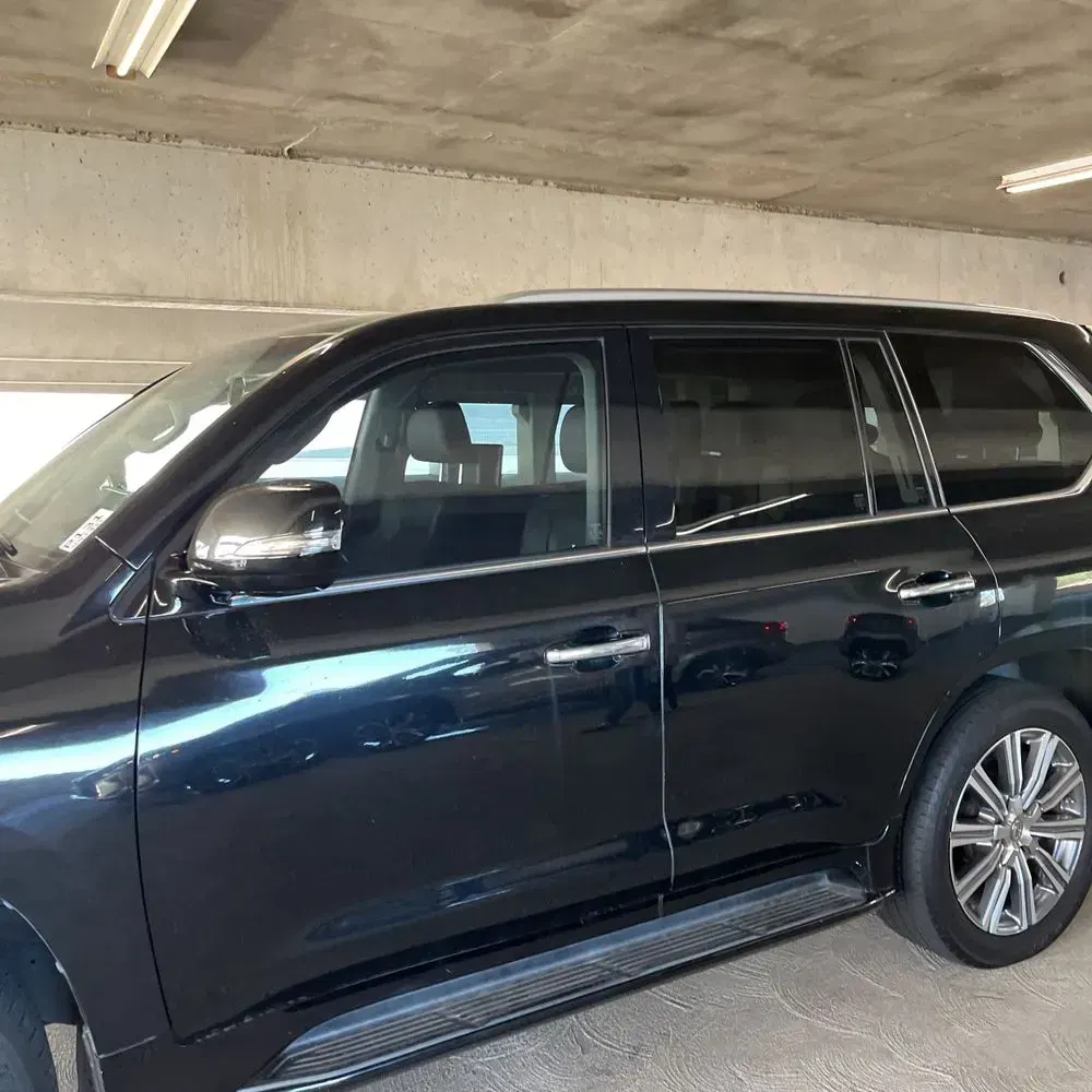 2017 Lexus LX 570 Base