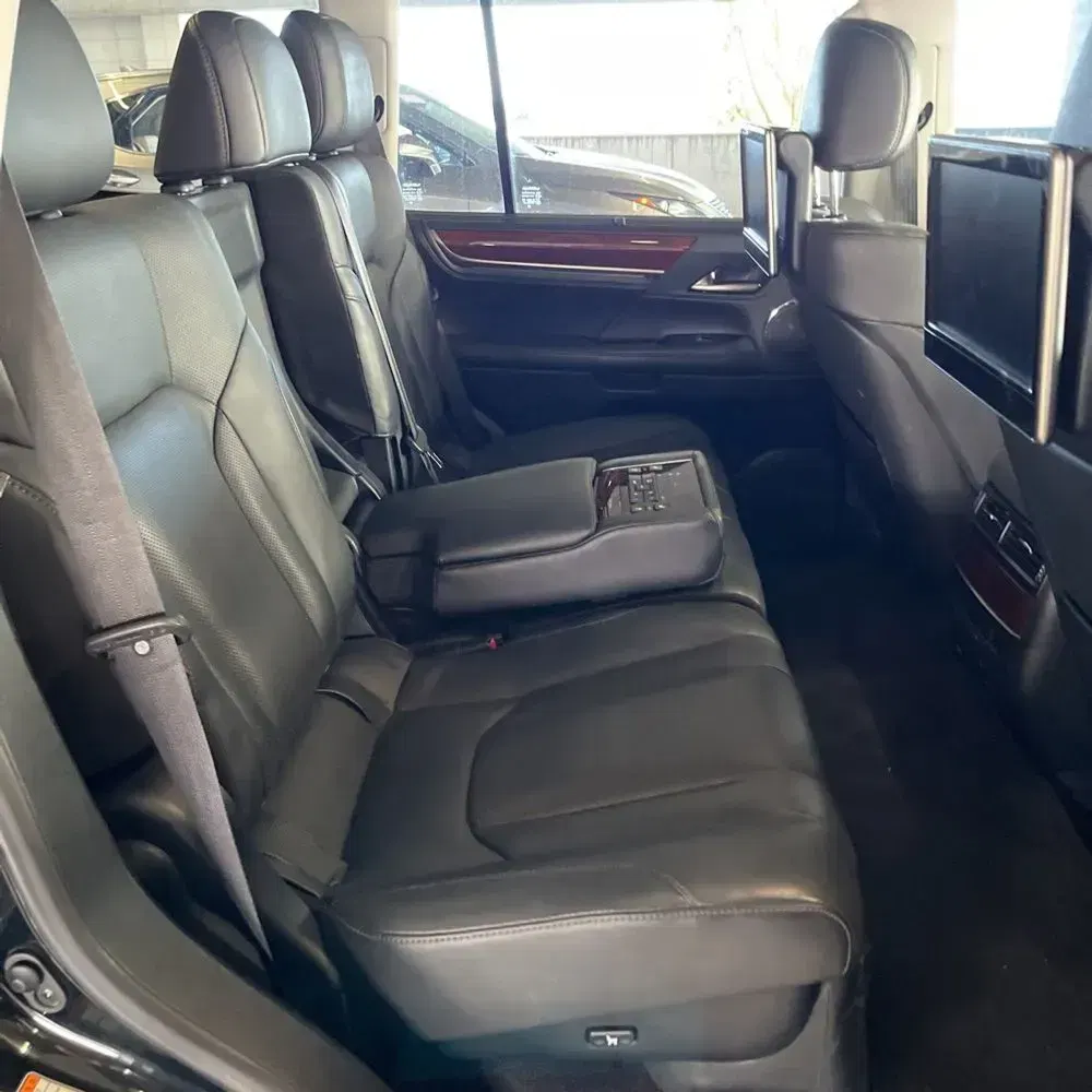 2017 Lexus LX 570 Base
