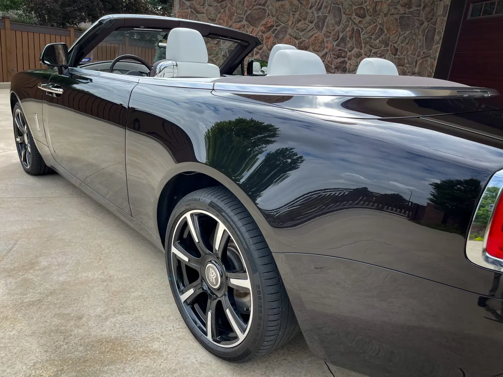 2018 Rolls-Royce Dawn Inspired by Music