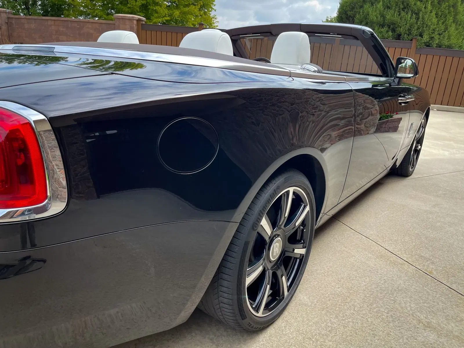 2018 Rolls-Royce Dawn Inspired by Music