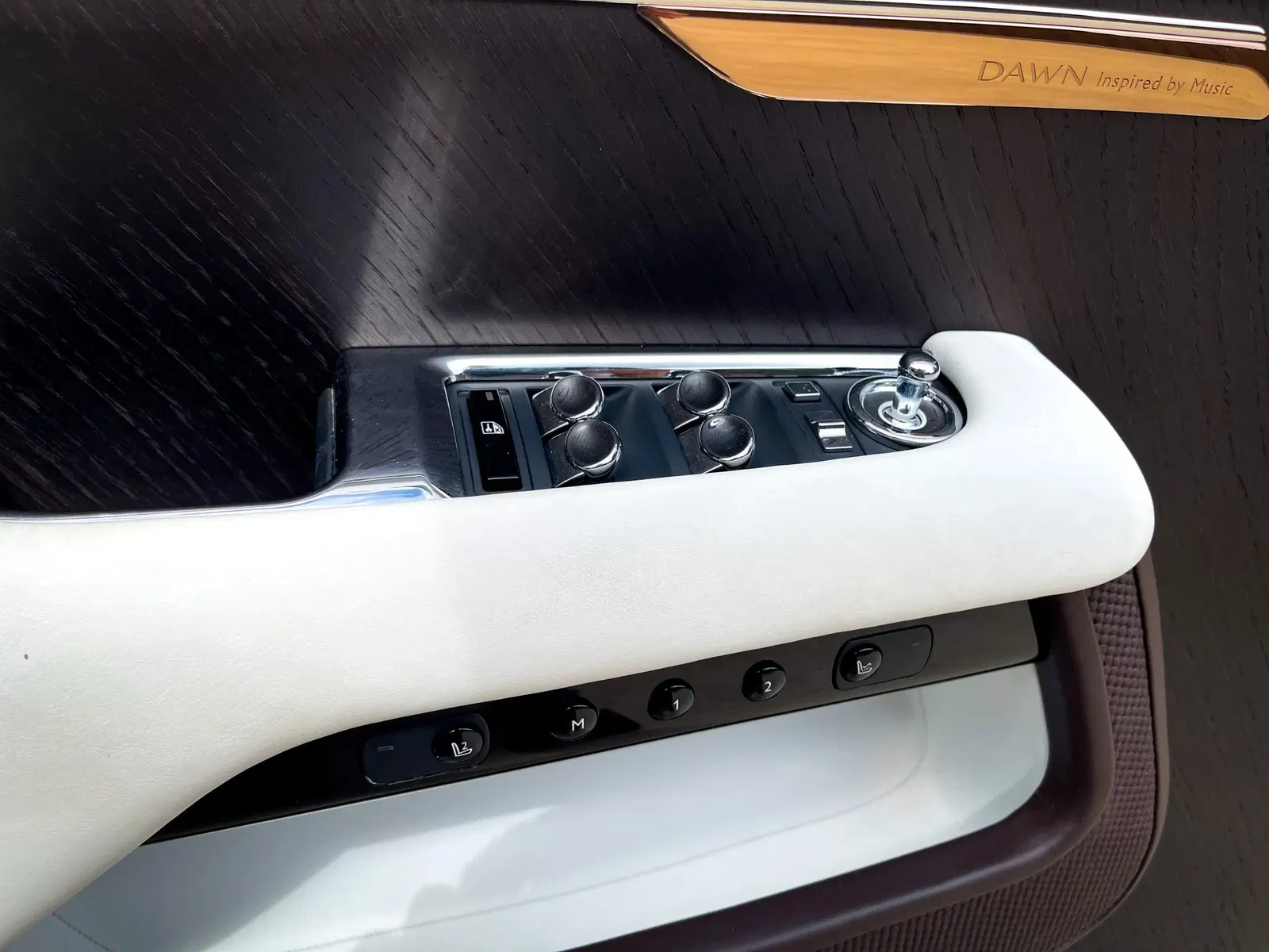 2018 Rolls-Royce Dawn Inspired by Music