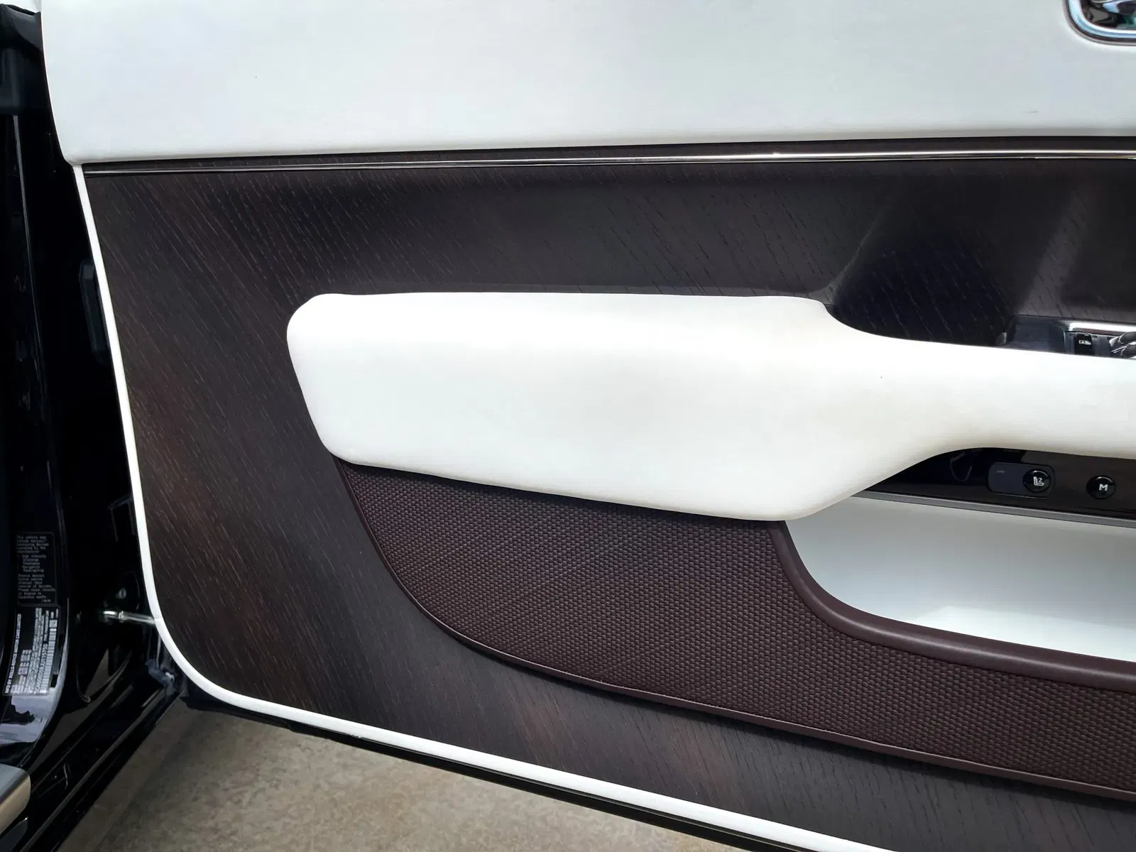 2018 Rolls-Royce Dawn Inspired by Music