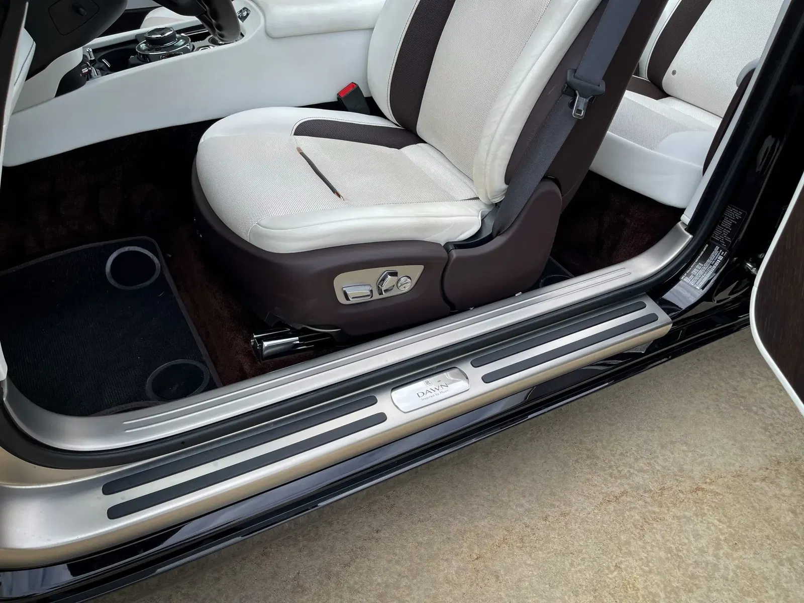 2018 Rolls-Royce Dawn Inspired by Music