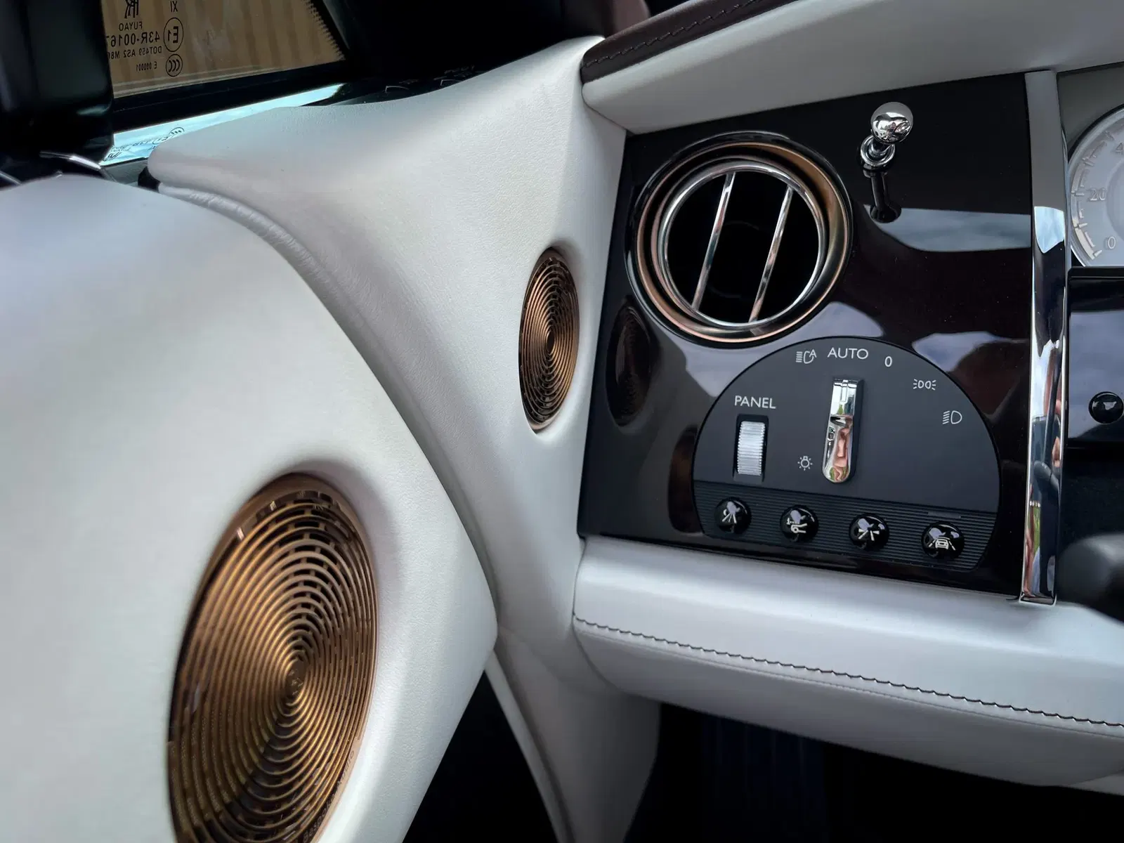 2018 Rolls-Royce Dawn Inspired by Music