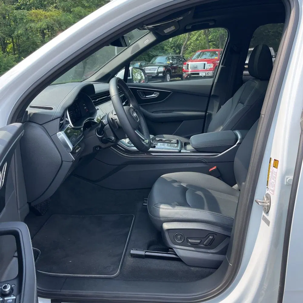 2025 Audi Q7 Premium Plus 45