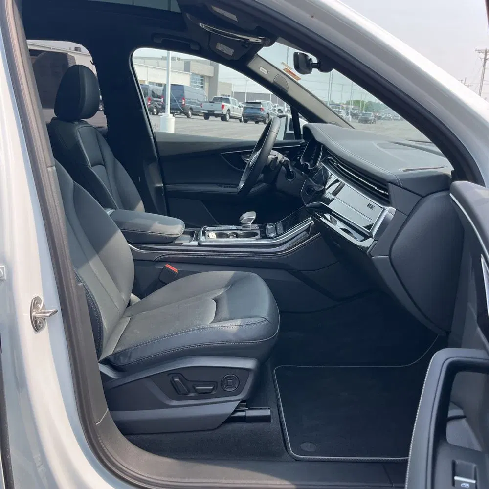 2025 Audi Q7 Premium Plus 45