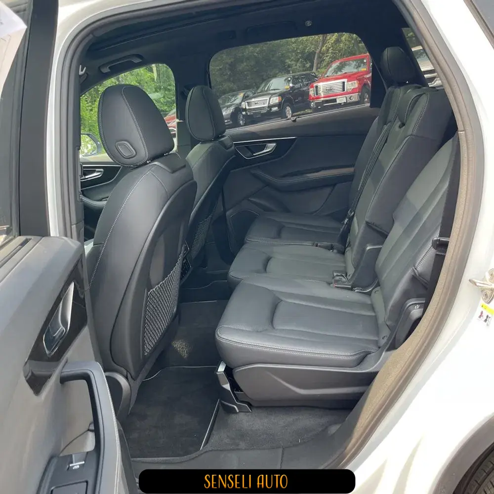 2025 Audi Q7 Premium Plus 45