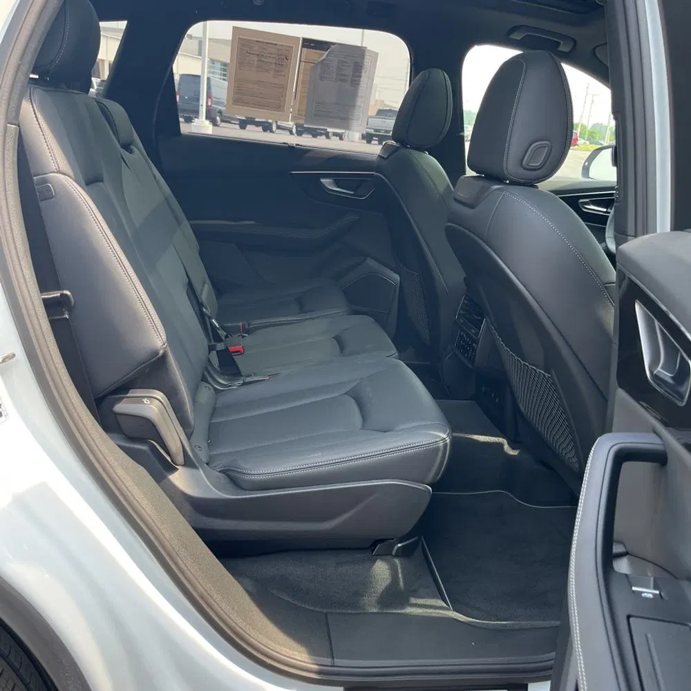 2025 Audi Q7 Premium Plus 45