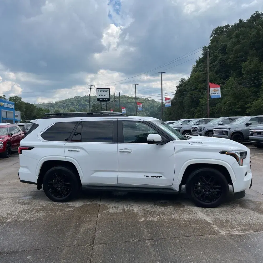 2024 Toyota Sequoia SR5