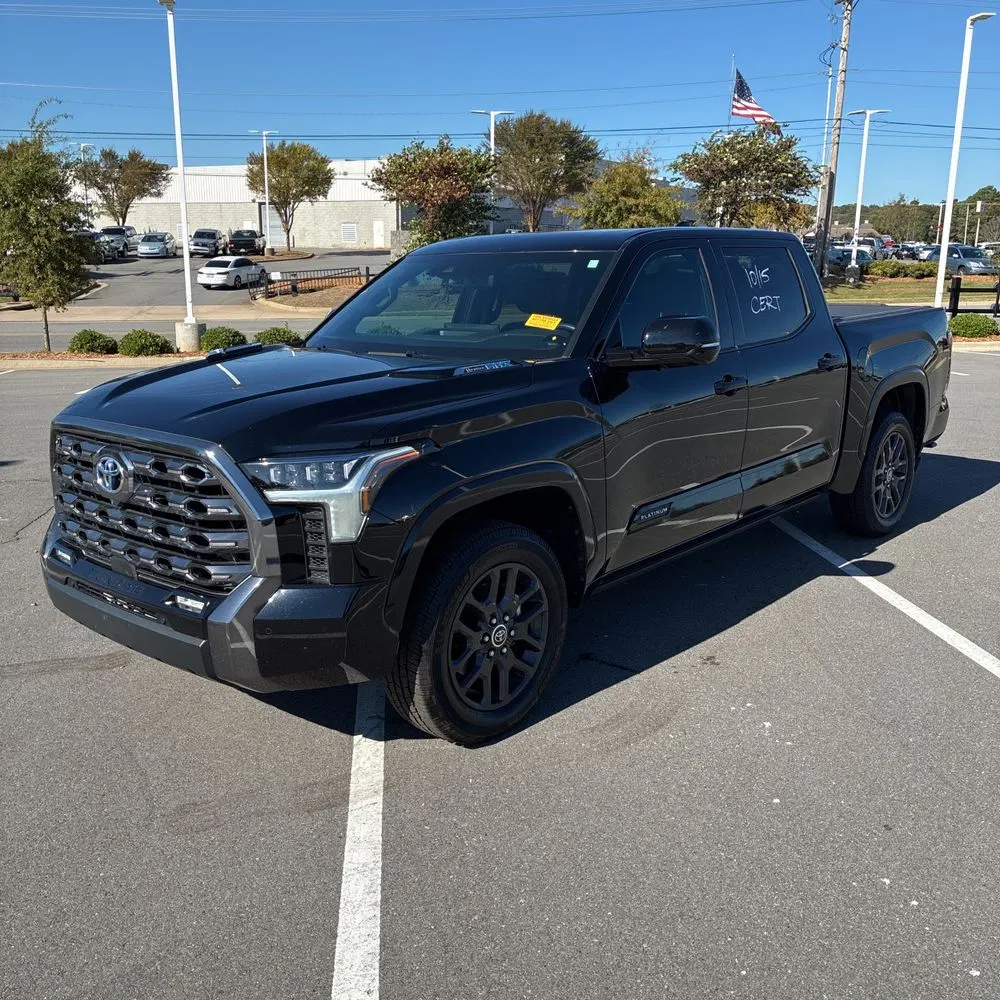 2023 Toyota Tundra Platinum HV
