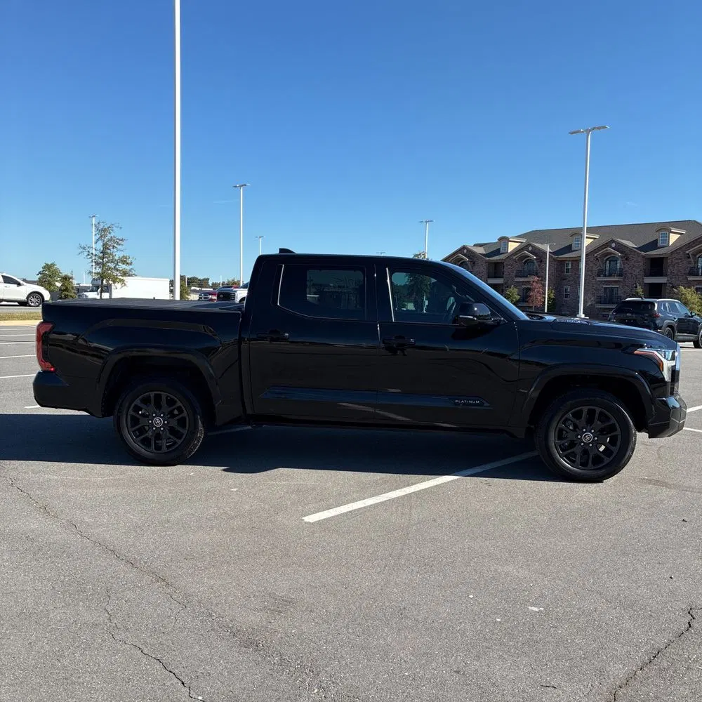 2023 Toyota Tundra Platinum HV