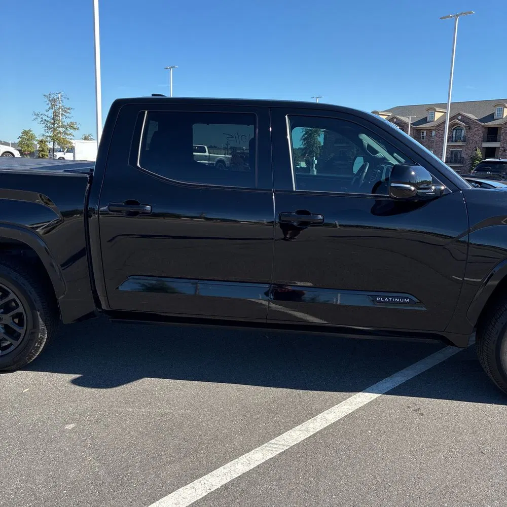 2023 Toyota Tundra Platinum HV