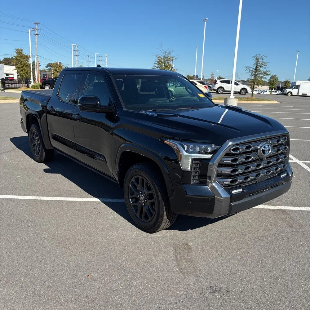 2023 Toyota Tundra Platinum HV