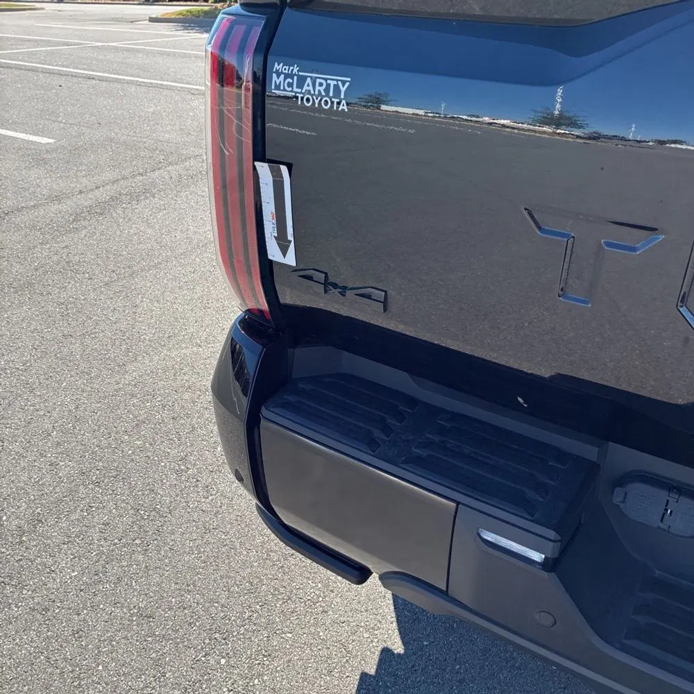 2023 Toyota Tundra Platinum HV