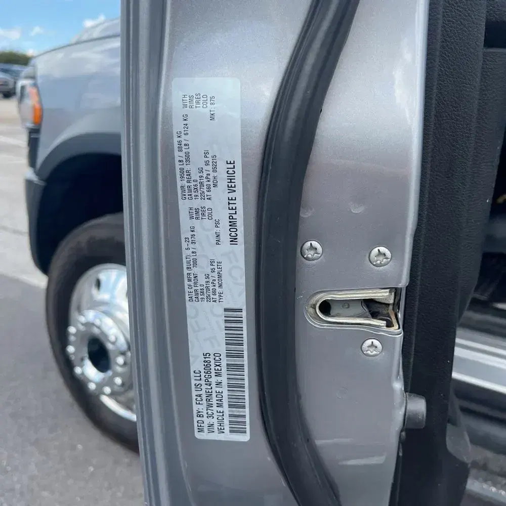2023 Ram Commercial Tradesman CA60-84 CREW CAB/CHASSIS 4X4 6.7L