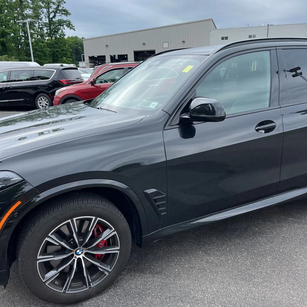 2025 BMW X5 M60i