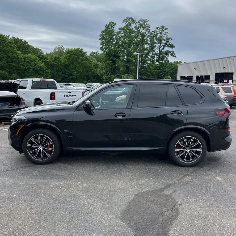 2025 BMW X5 M60i