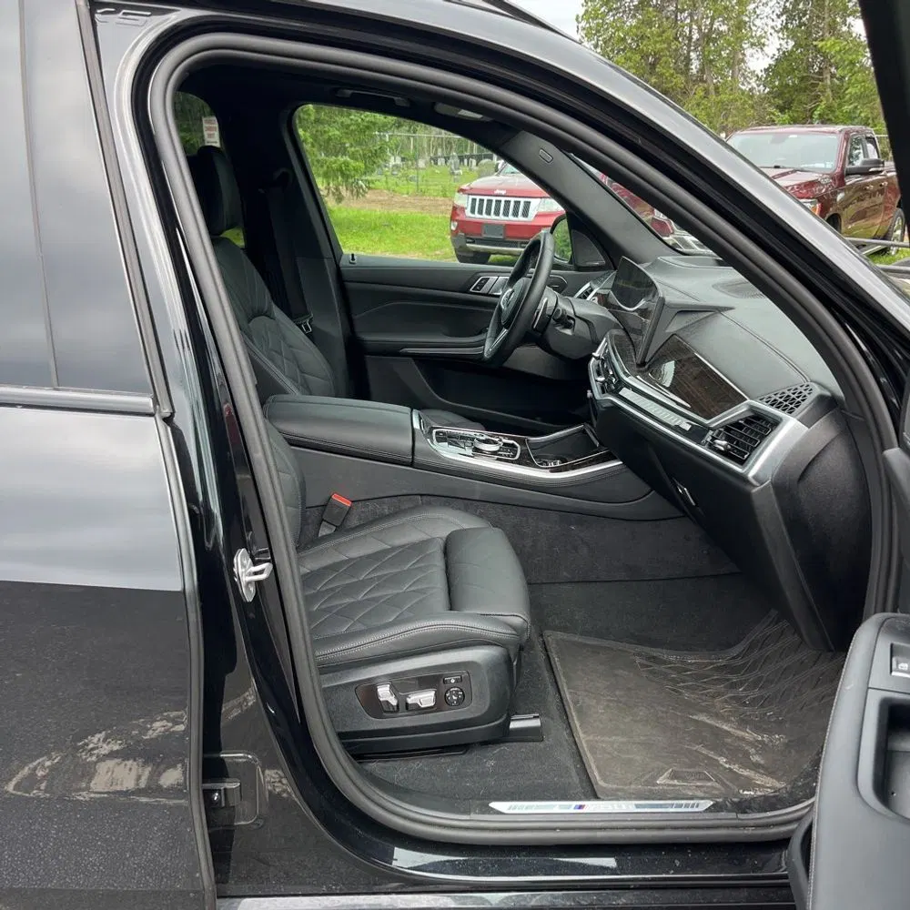 2025 BMW X5 M60i