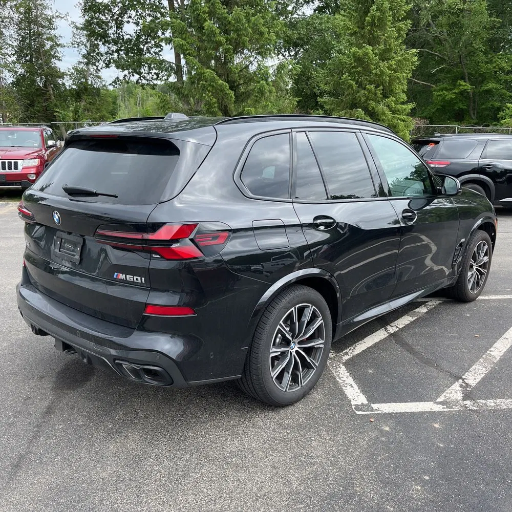 2025 BMW X5 M60i