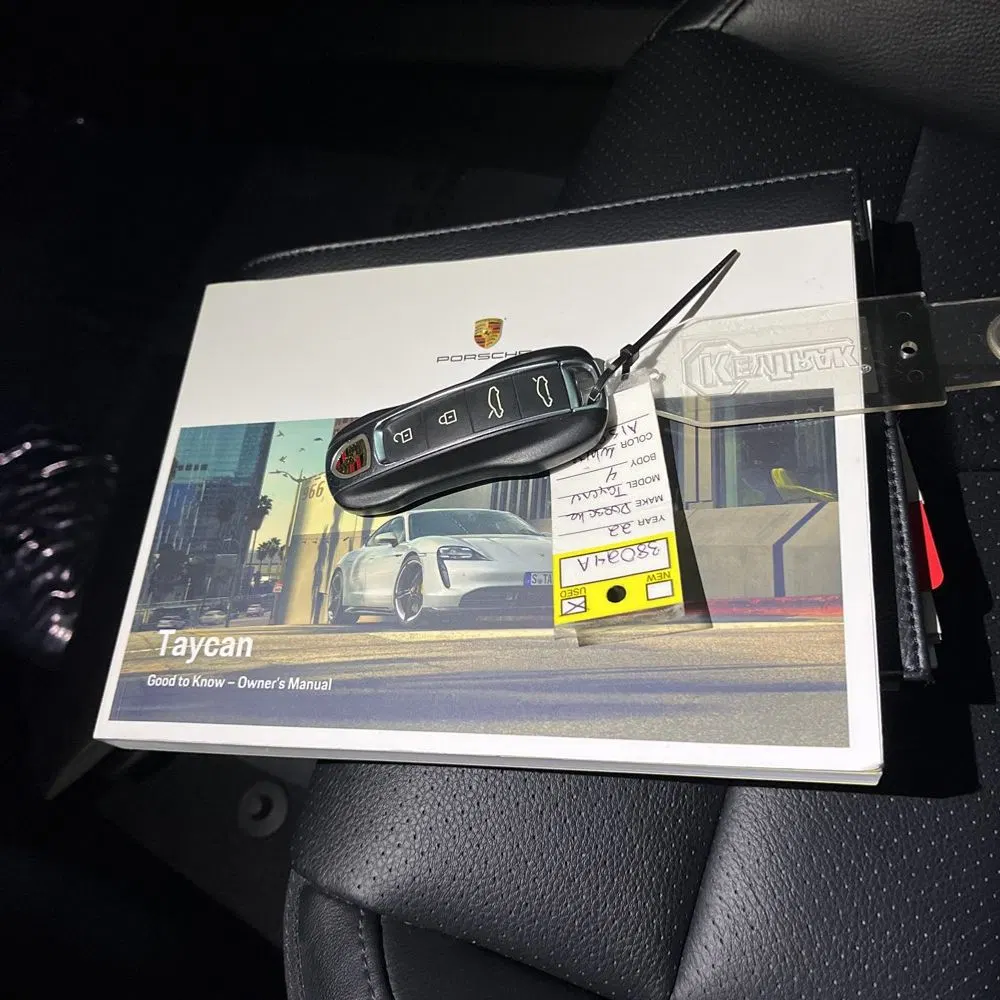 2022 Porsche Taycan Base
