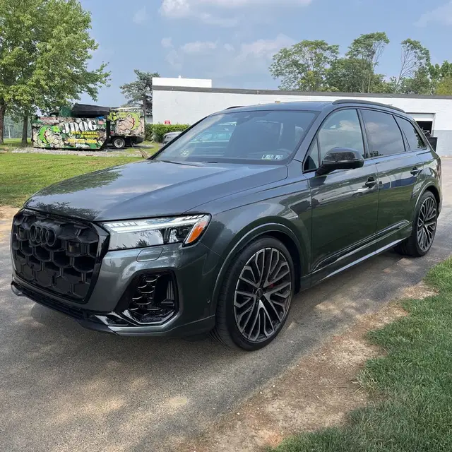 2025 Audi SQ7 Prestige