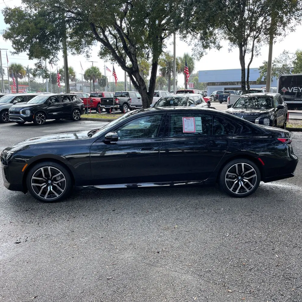 2024 BMW 7-Series 740i