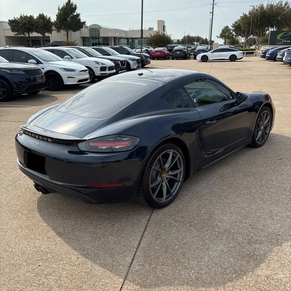 2017 Porsche 718 Cayman Base