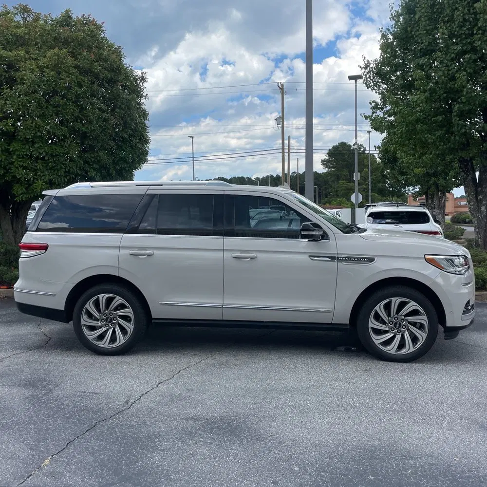 2023 Lincoln Navigator Reserve