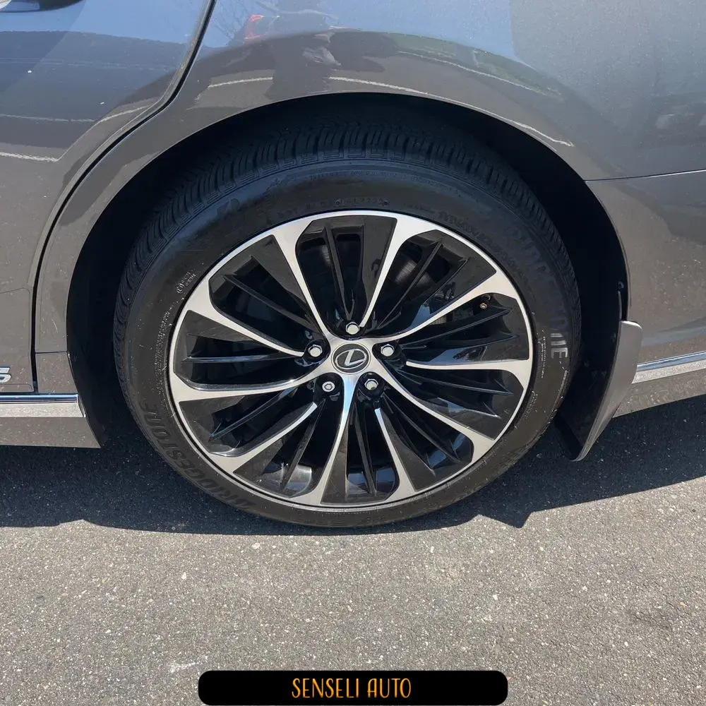 2022 Lexus LS 500h Base
