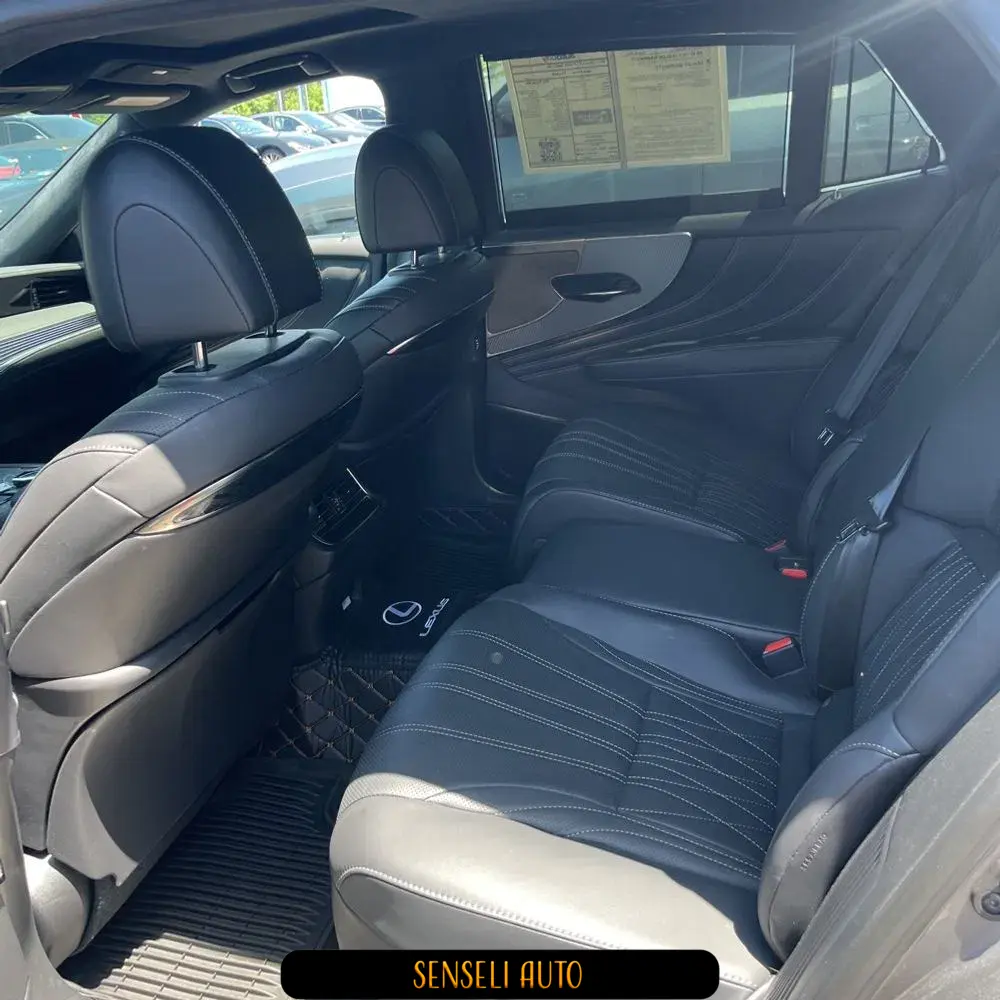 2022 Lexus LS 500h Base