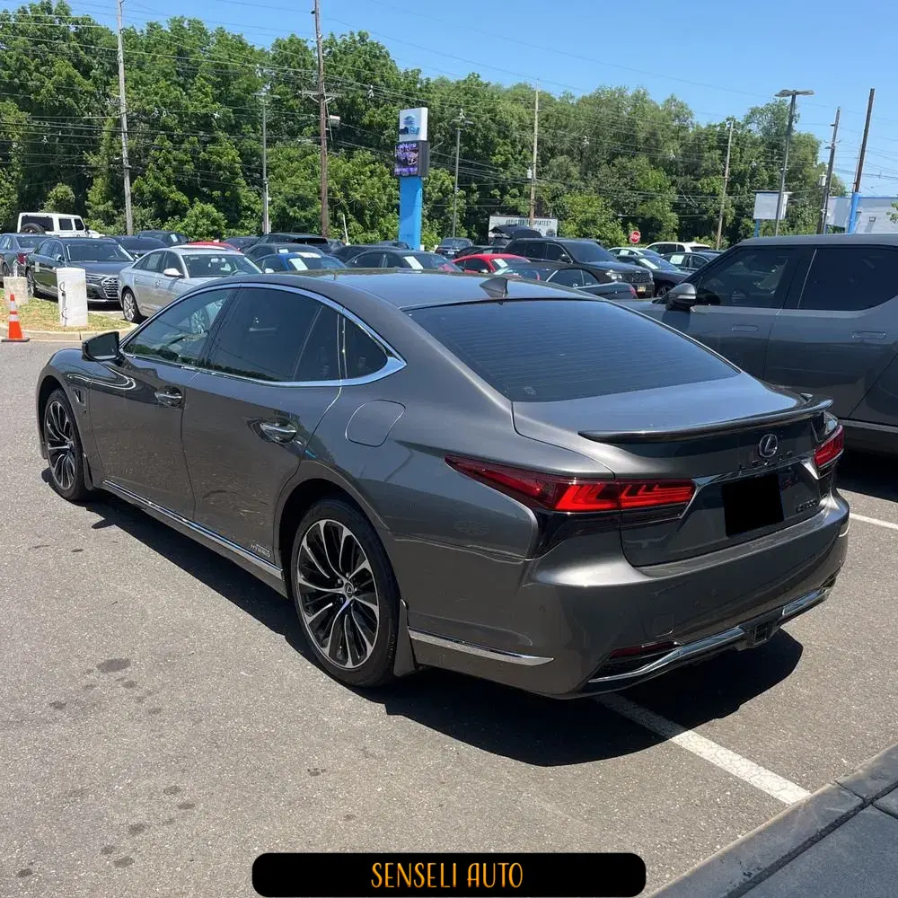 2022 Lexus LS 500h Base
