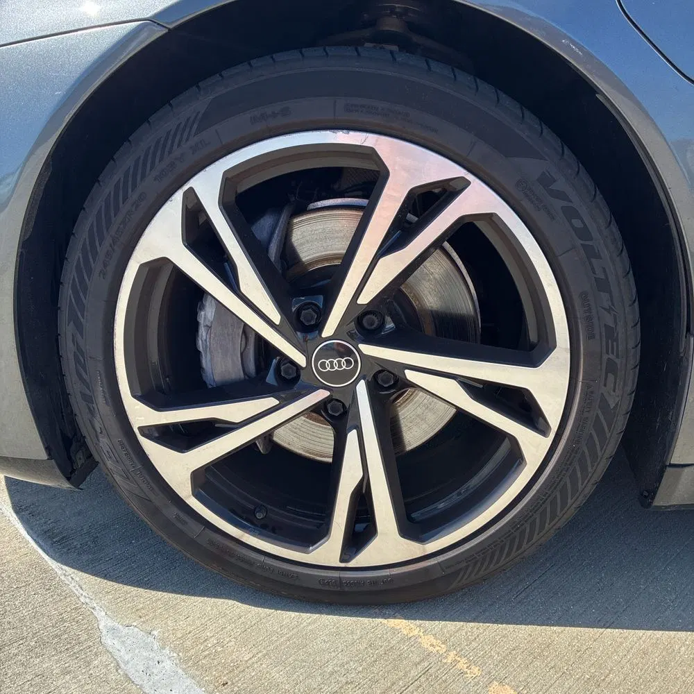 2023 Audi e-tron GT Premium Plus