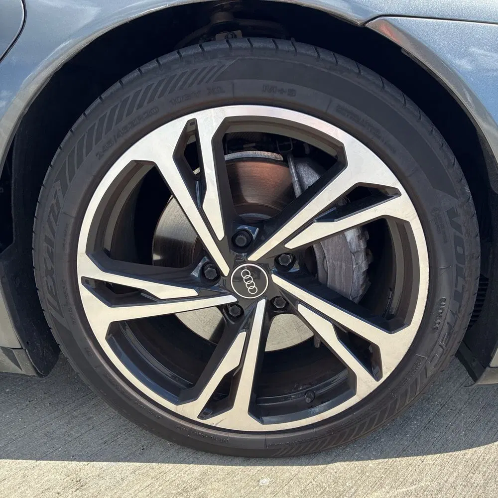 2023 Audi e-tron GT Premium Plus