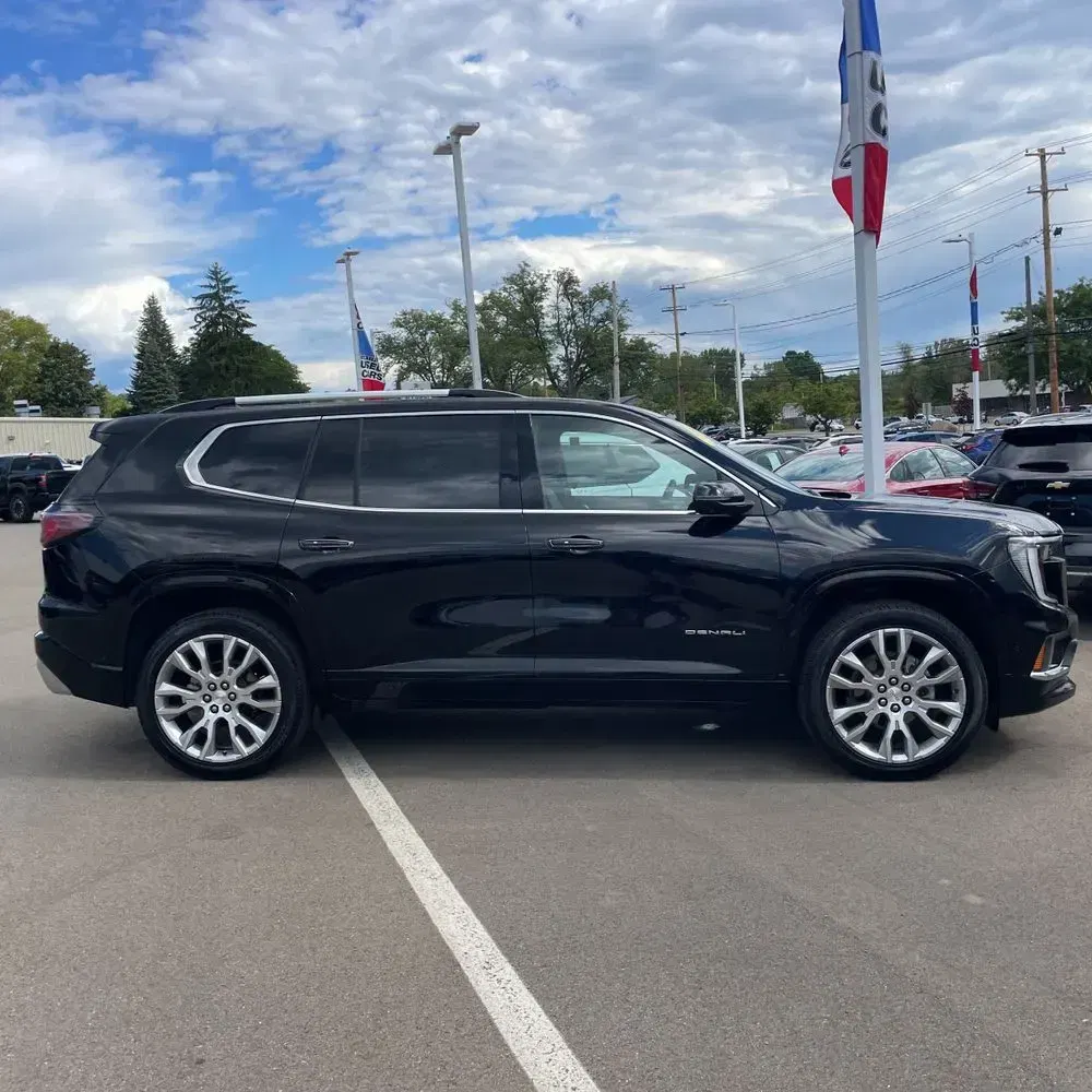 2024 GMC Acadia Denali