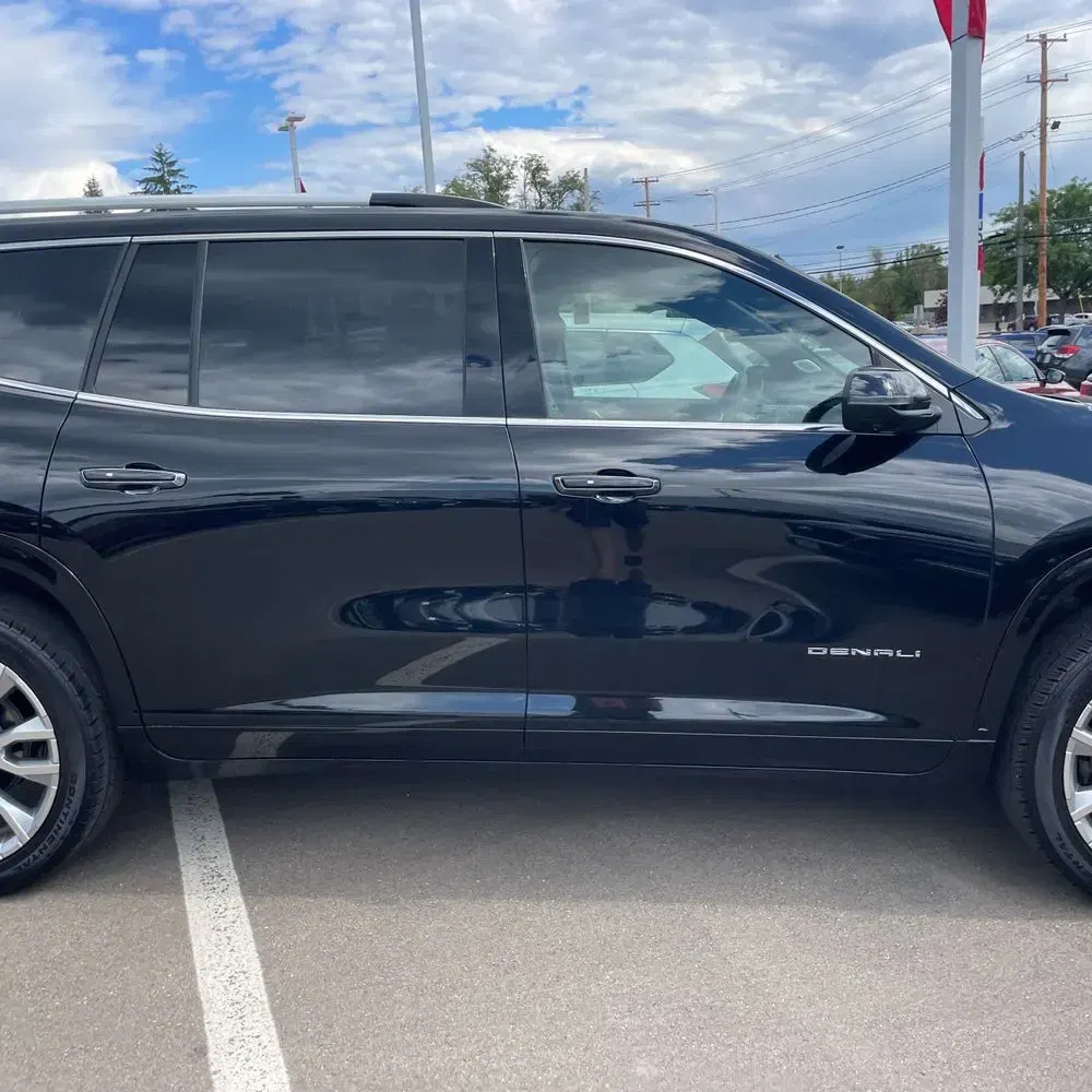 2024 GMC Acadia Denali