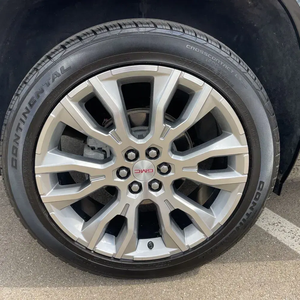 2024 GMC Acadia Denali