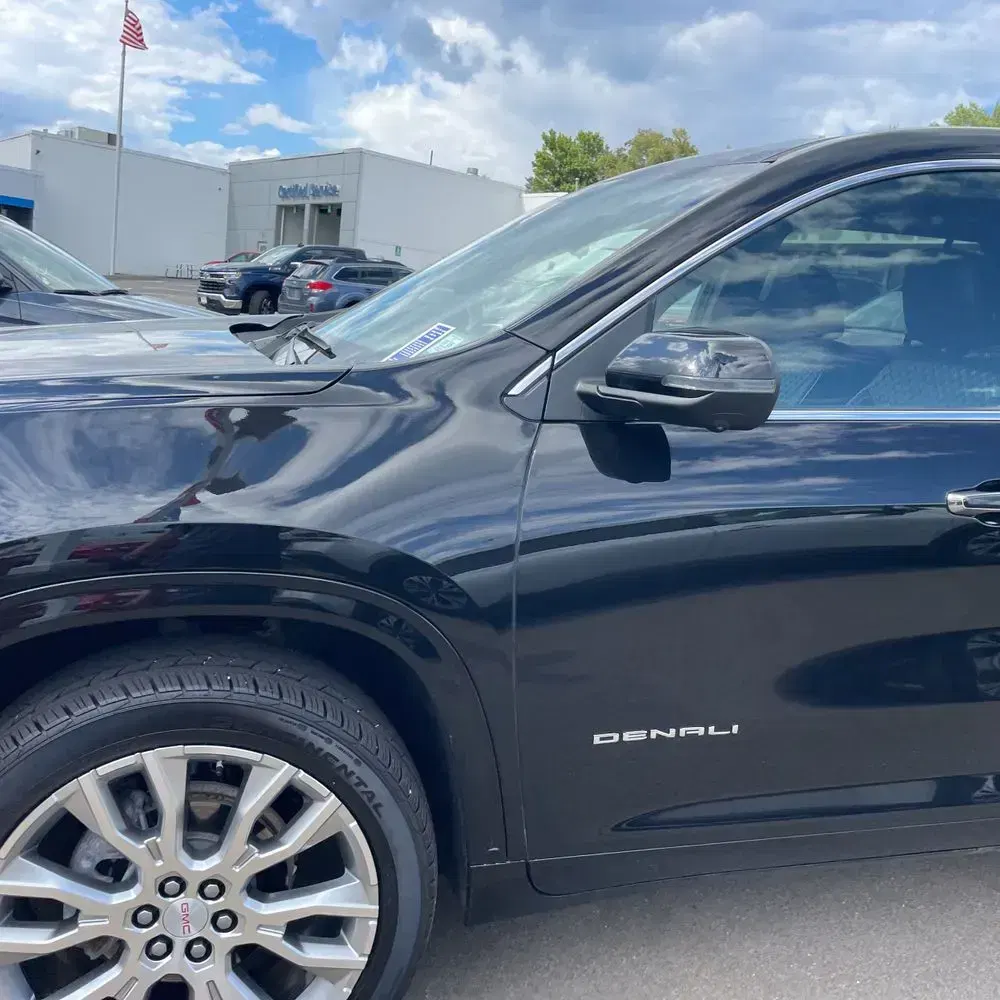 2024 GMC Acadia Denali