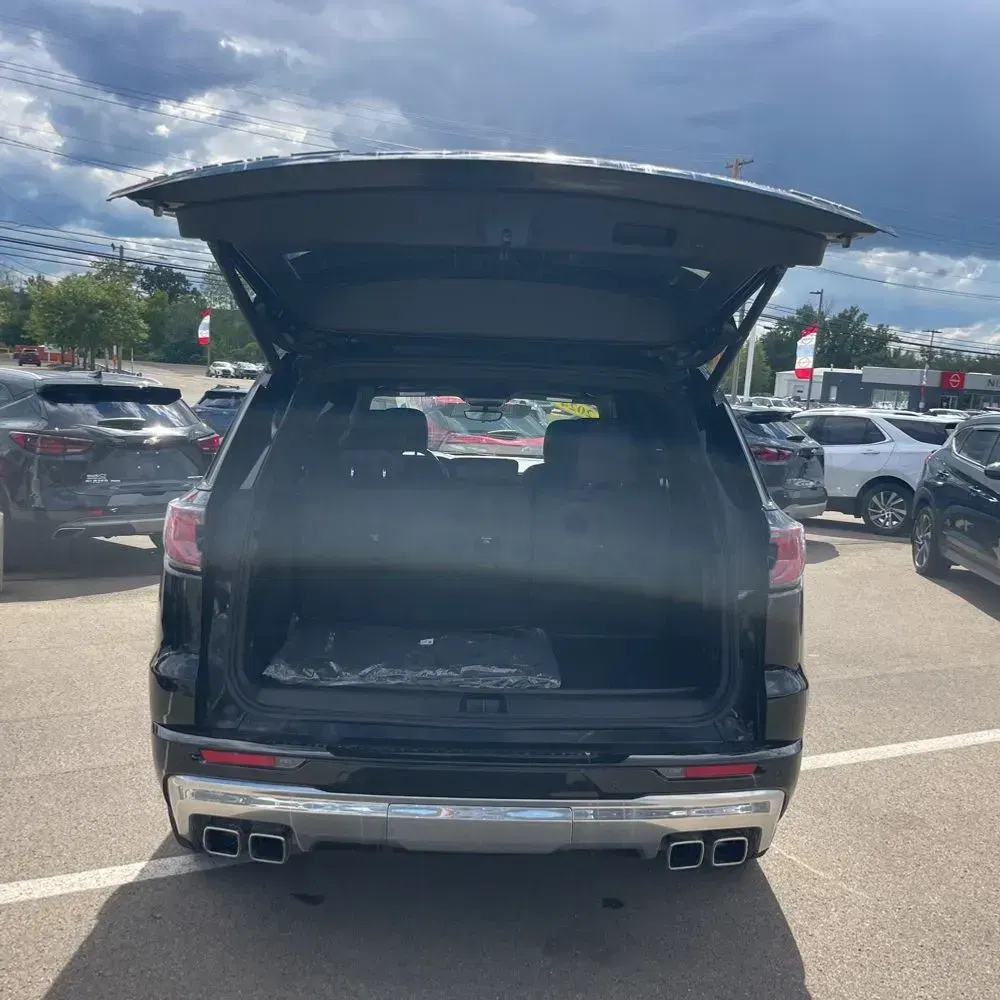 2024 GMC Acadia Denali