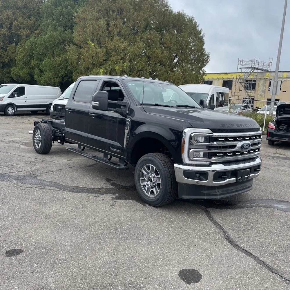 2024 Ford S/D C/C F350 Lariat