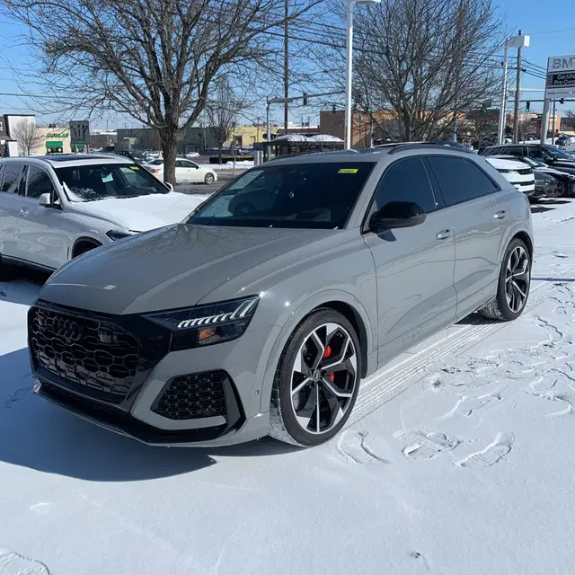 2024 Audi RS Q8 Base