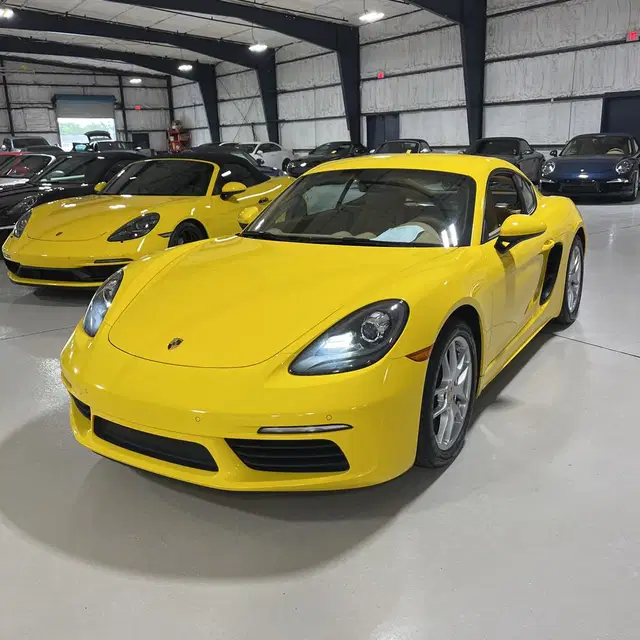 2017 Porsche 718 Cayman Base