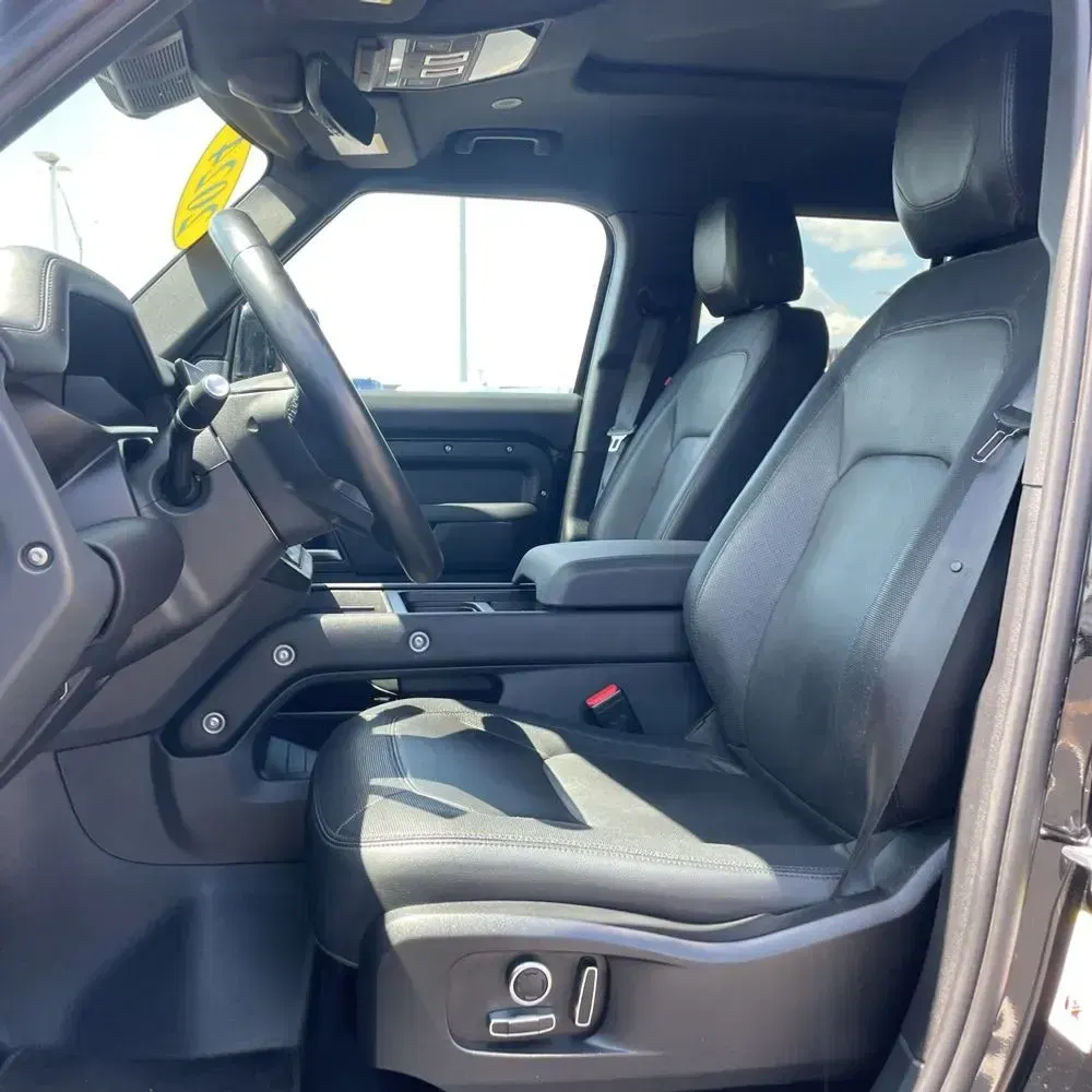 2024 Land Rover Defender 130 P400 X-Dynamic SE
