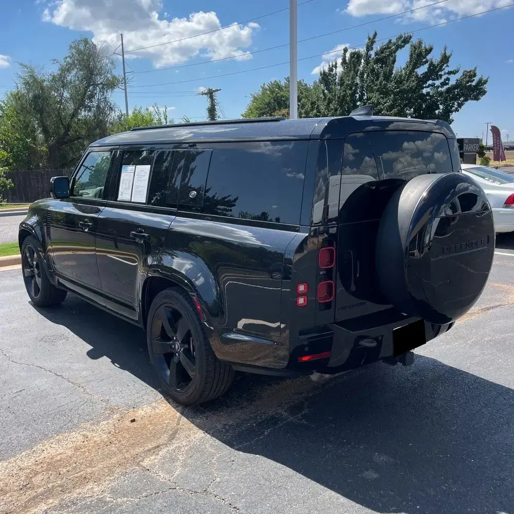 2024 Land Rover Defender 130 P400 X-Dynamic SE