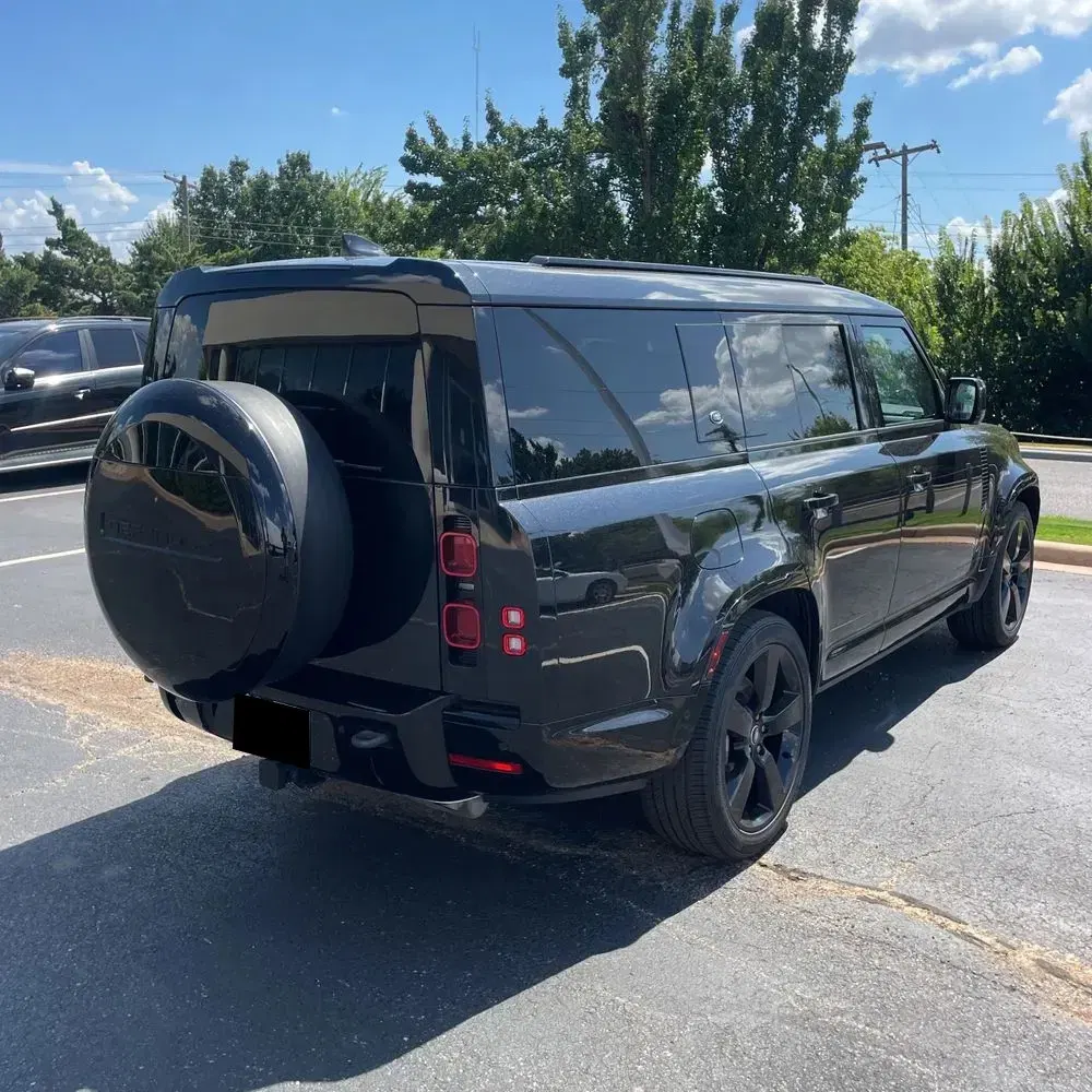 2024 Land Rover Defender 130 P400 X-Dynamic SE