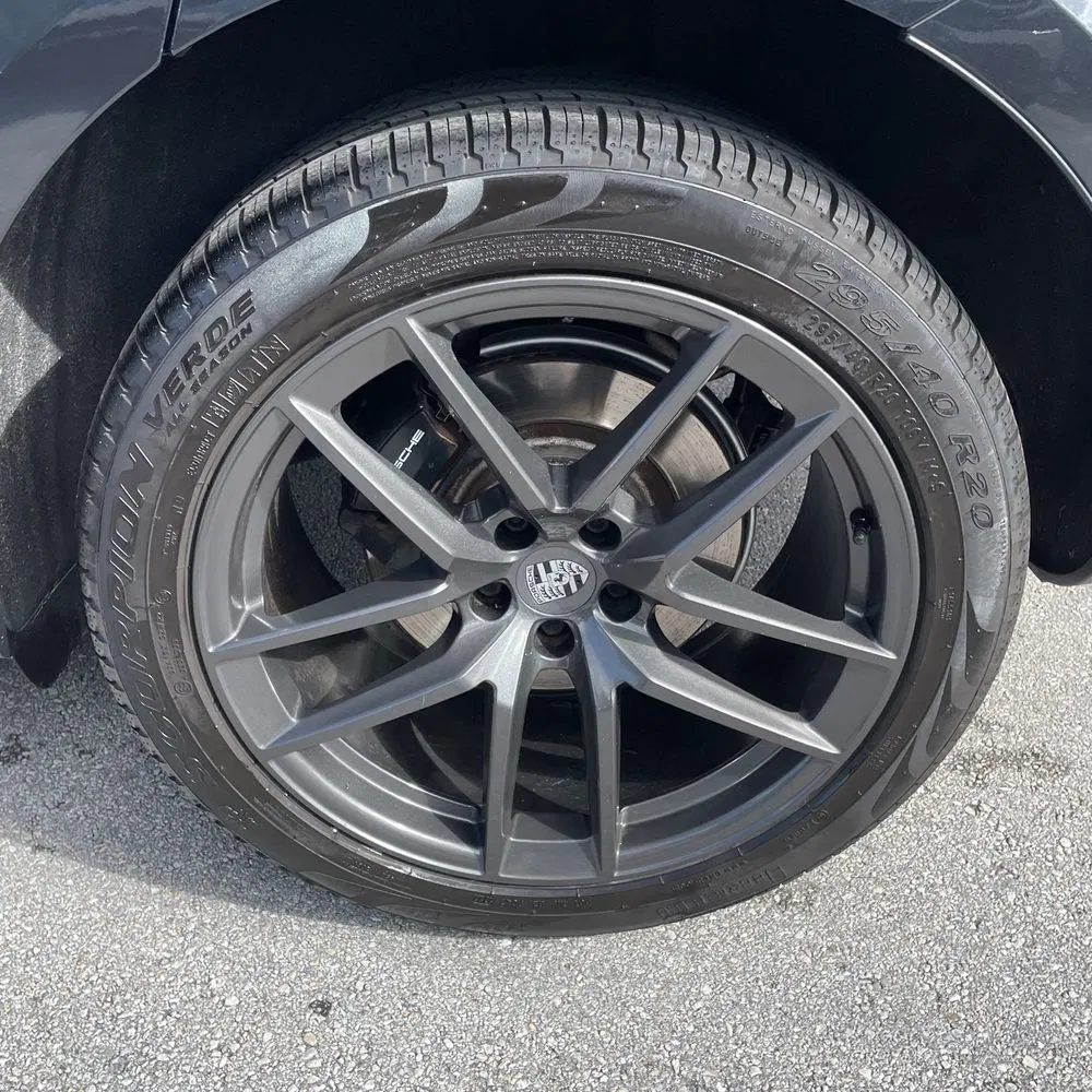 2023 Porsche Macan T