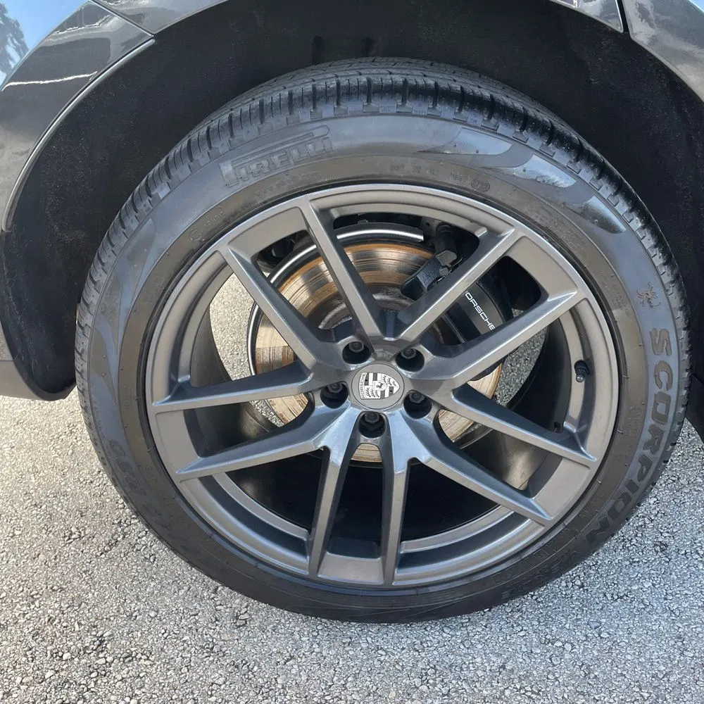 2023 Porsche Macan T