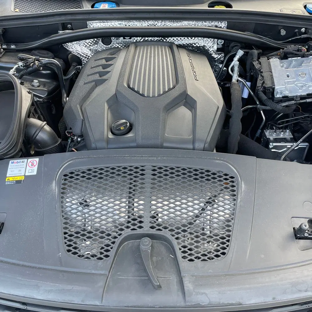 2023 Porsche Macan T