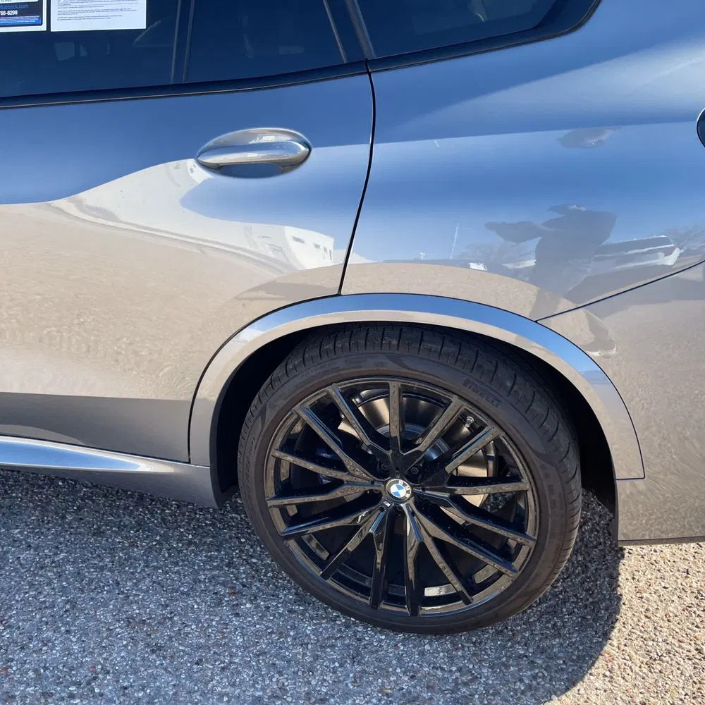 2025 BMW X5 M60i